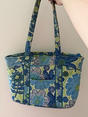 Doodle Daisy Retired Vera Bradley Floral Tote Bag